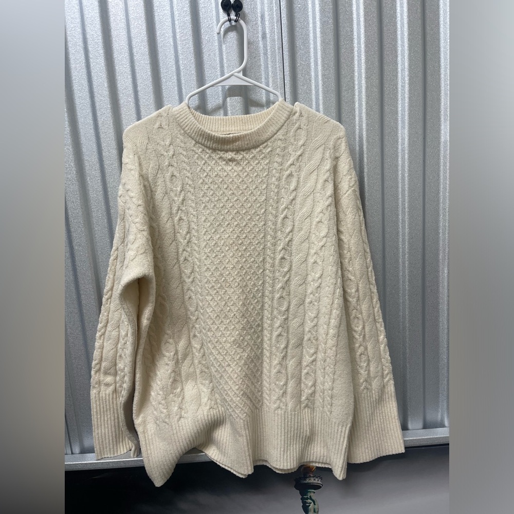 A new day knit sweater med